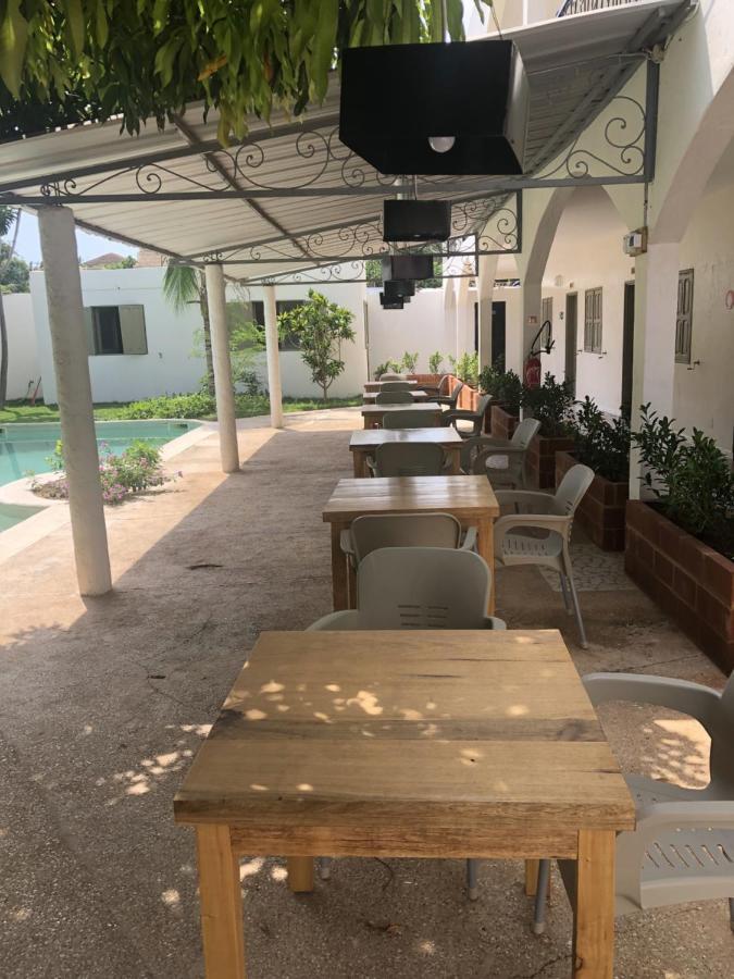 Hotel Le Hbr De Saly Esterno foto